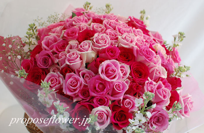プロポーズバラピンク花束
