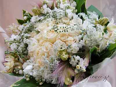 プロポーズ白い花