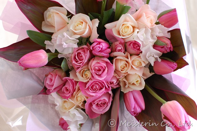 誕生日プレゼント チューリップとバラの花束 ドイツマイスターの花束専門店 プロポーズフラワーショップ