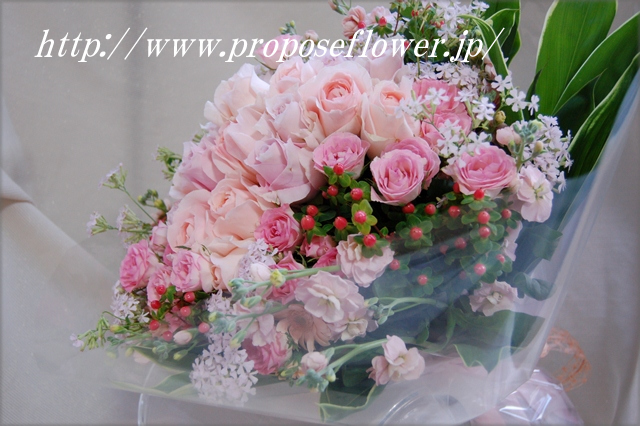 ピンクのバラ花束