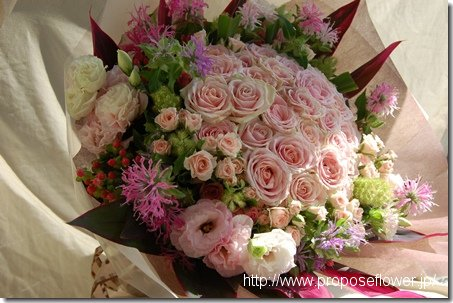 東京ディズニーシーホテルミラコスタでプロポーズ成功 ドイツマイスターの花束専門店 プロポーズフラワーショップ