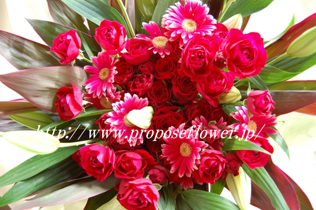 ユリとガーベラとバラの花束 ドイツマイスターの花束専門店 プロポーズフラワーショップ