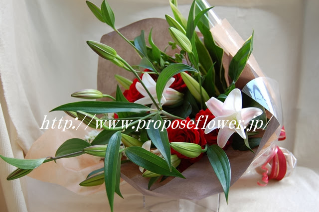 百合の花束でクリスマスプロポーズフラワー ドイツマイスターの花束専門店 プロポーズフラワーショップ