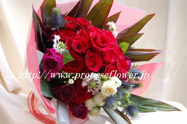 おしゃれにクリスマスプロポーズのバラの花束 ドイツマイスターの花束専門店 プロポーズフラワーショップ