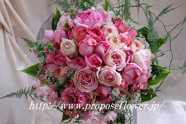 イブピアッチェの優美な花束 ドイツマイスターの花束専門店 プロポーズフラワーショップ