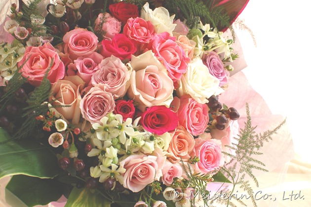 お誕生日おめでとうの花束 ドイツマイスターの花束専門店 プロポーズフラワーショップ