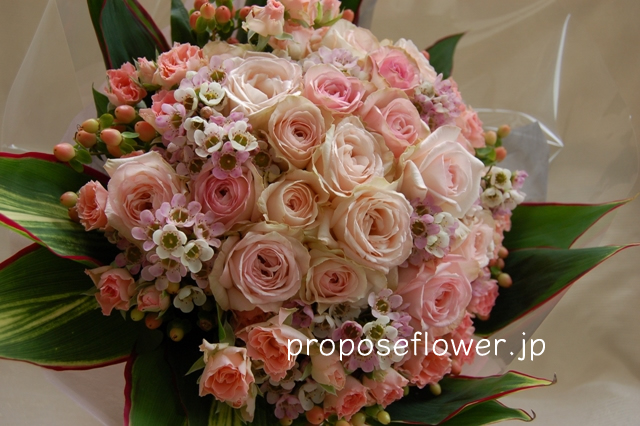 ワックスフラワーと薔薇の花束ピンク ドイツマイスターの花束専門店 プロポーズフラワーショップ