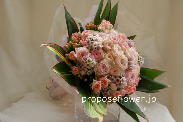 ワックスフラワーと薔薇の花束ピンク ドイツマイスターの花束専門店 プロポーズフラワーショップ
