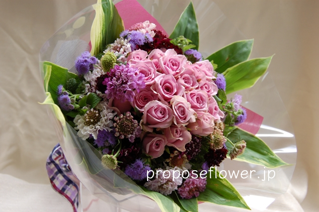 誕生日の花束 紫のバラ ドイツマイスターの花束専門店 プロポーズフラワーショップ