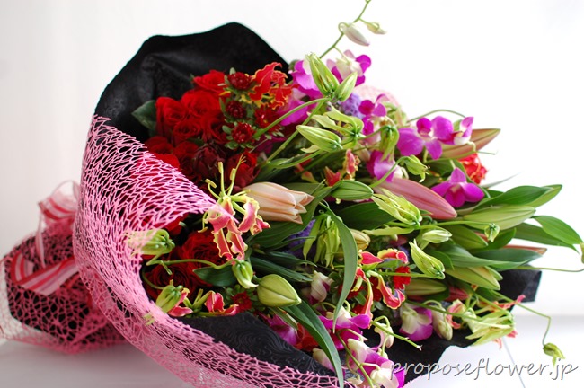 ママへのバースデープレゼント花束 ドイツマイスターの花束専門店 プロポーズフラワーショップ