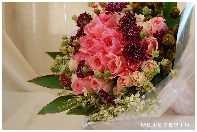 ピンクエクレール ピンクのバラの花束 ドイツマイスターの花束専門店 プロポーズフラワーショップ