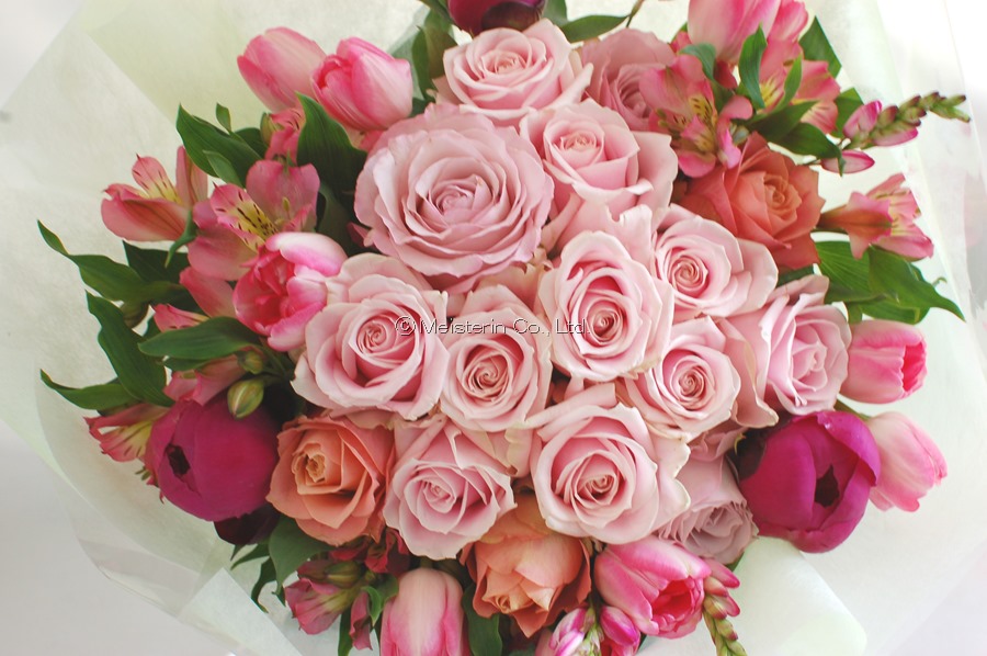 妻の誕生日プレゼントにピンクのバラの花束 ドイツマイスターの花束専門店 プロポーズフラワーショップ