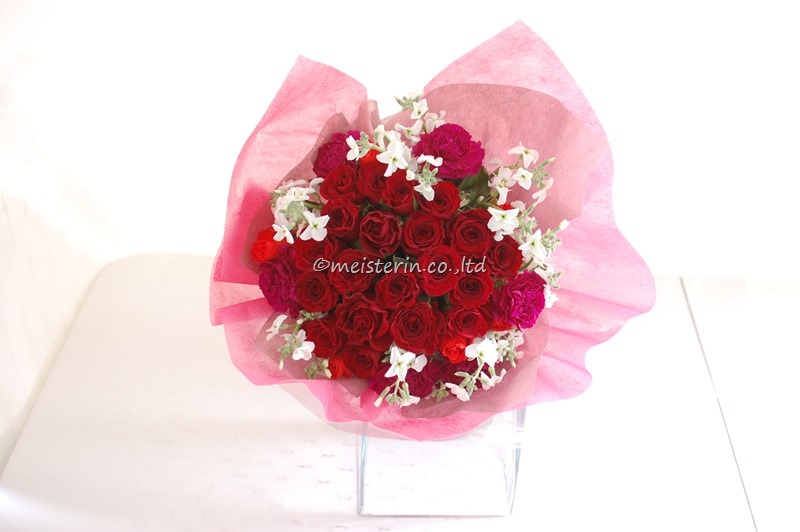 赤いバラのプロポーズの花束