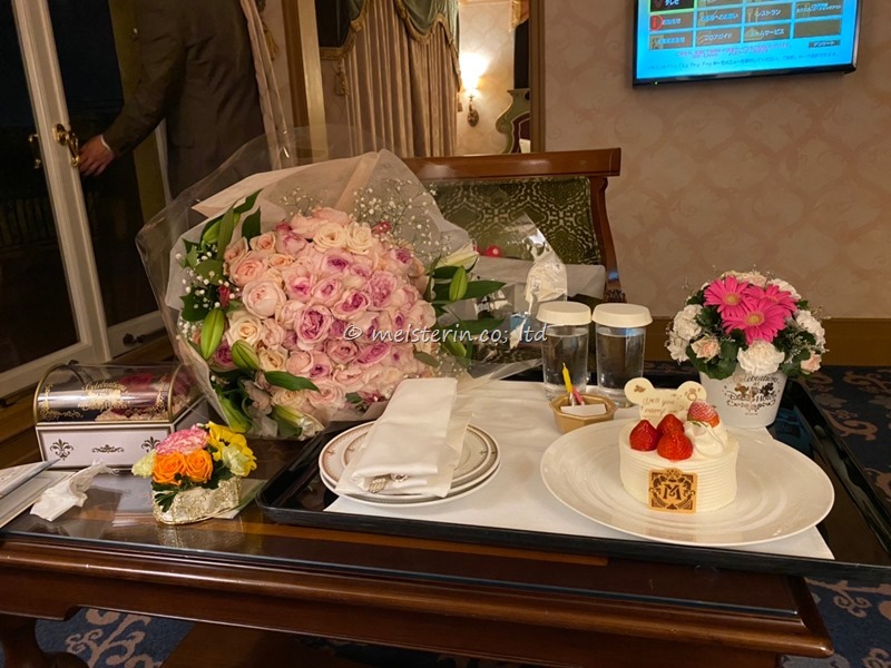 東京ディズニーシー ホテルミラコスタでプロポーズバラ１００本 ドイツマイスターの花束専門店 プロポーズフラワーショップ
