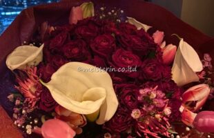 アンティカ・オステリア・デル・ポンテでプロポーズに贈る花束