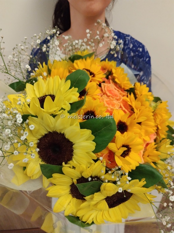 オレンジのバラと向日葵のプロポーズの花束