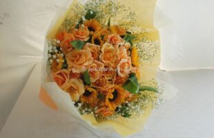 向日葵とバラとカスミソウの誕生日の花束