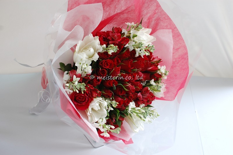 アンシェントホテル浅間軽井沢でクリスマスプロポーズの花束 赤いバラでクリスマスプロポーズ花束