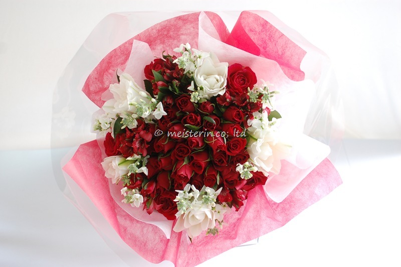 アンシェントホテル浅間軽井沢でクリスマスプロポーズの花束 アンシェントホテル浅間軽井沢でプロポーズの赤いバラ花束