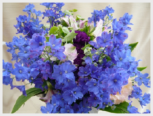 ムーンダスト・ブルーの花束