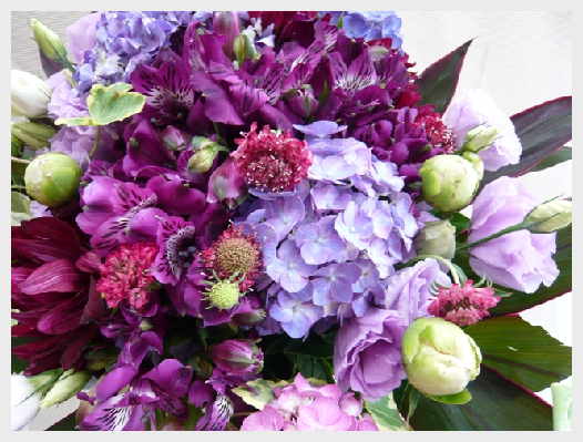 パープルブルーの紫陽花の花束 ドイツマイスターの花束専門店 プロポーズフラワーショップ