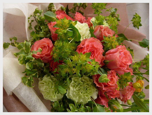 サンダーソニアとバラの花束 ドイツマイスターの花束専門店 プロポーズフラワーショップ