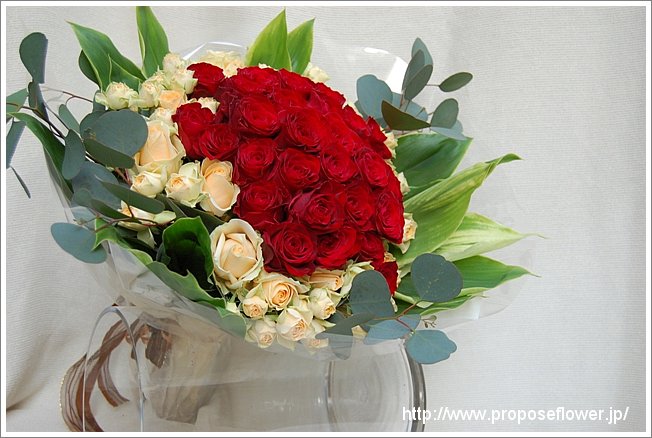 薔薇とユーカリの花束 ドイツマイスターの花束専門店 プロポーズフラワーショップ