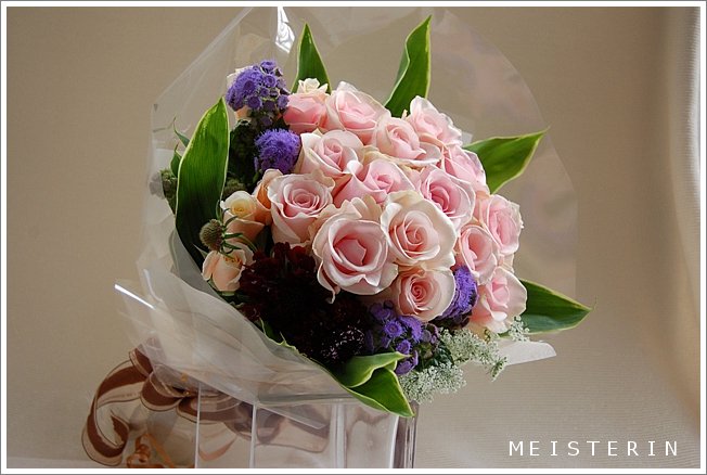 大人ピンクの花束 紫 ドイツマイスターの花束専門店 プロポーズフラワーショップ