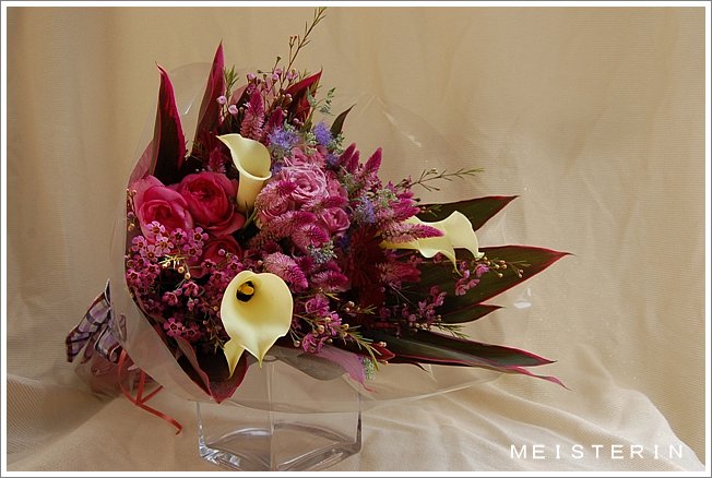 オシャレなパープルの花束 ドイツマイスターの花束専門店 プロポーズフラワーショップ