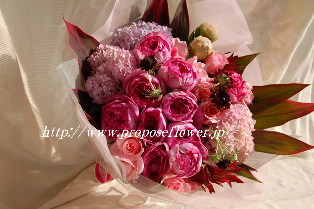 あじさいの花束とプロポーズと結婚記念日の花束プレゼント ドイツマイスターの花束専門店 プロポーズフラワーショップ
